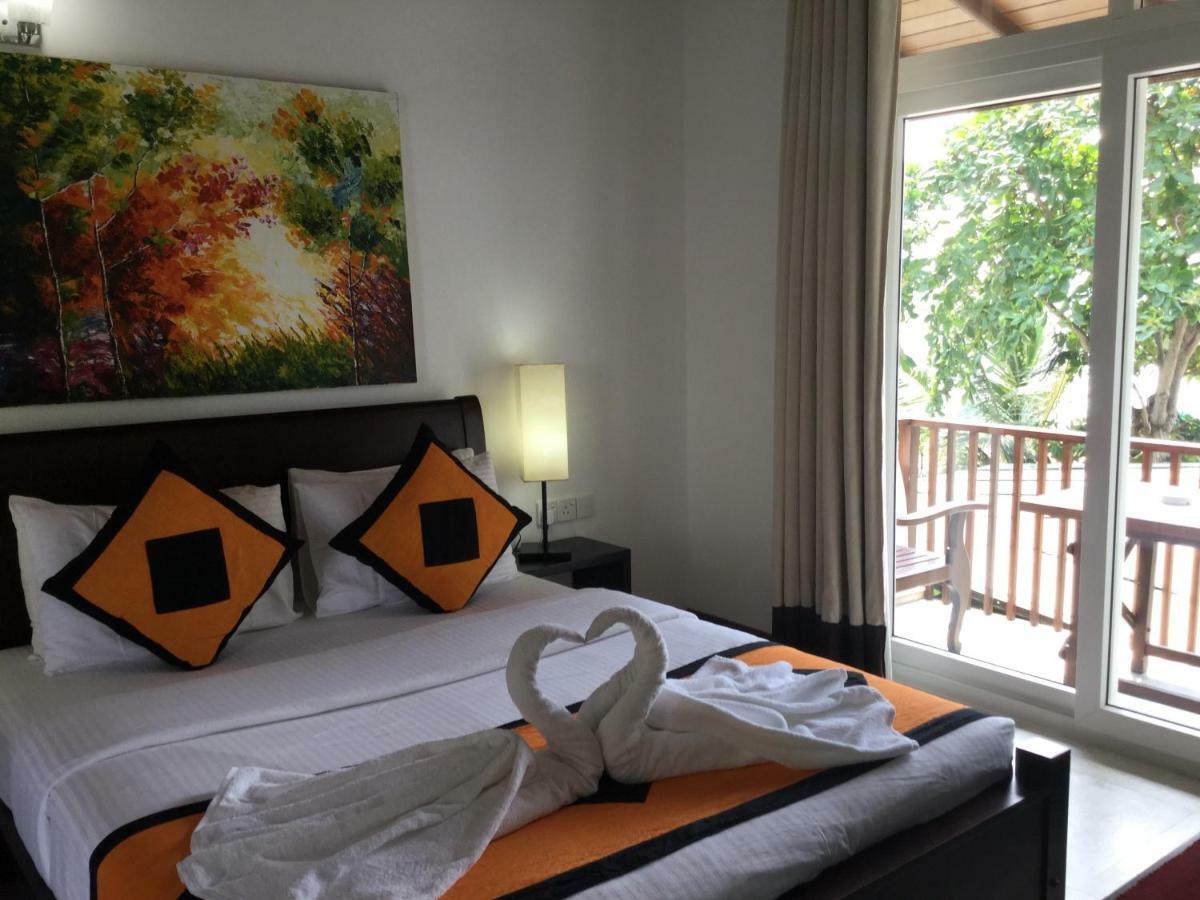 Joe'S Resort Unawatuna Exteriör bild